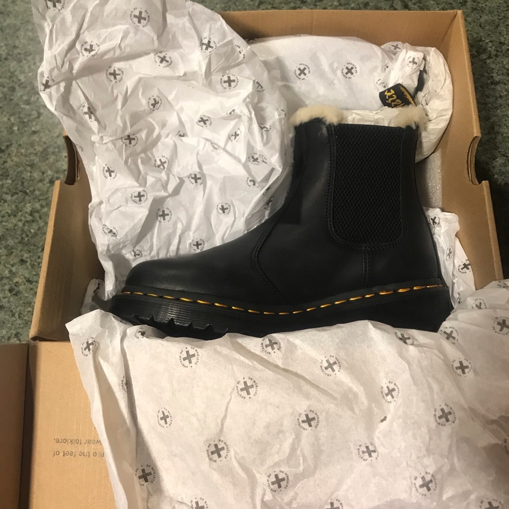 Dr. martens size 6 black fur-lined boot
